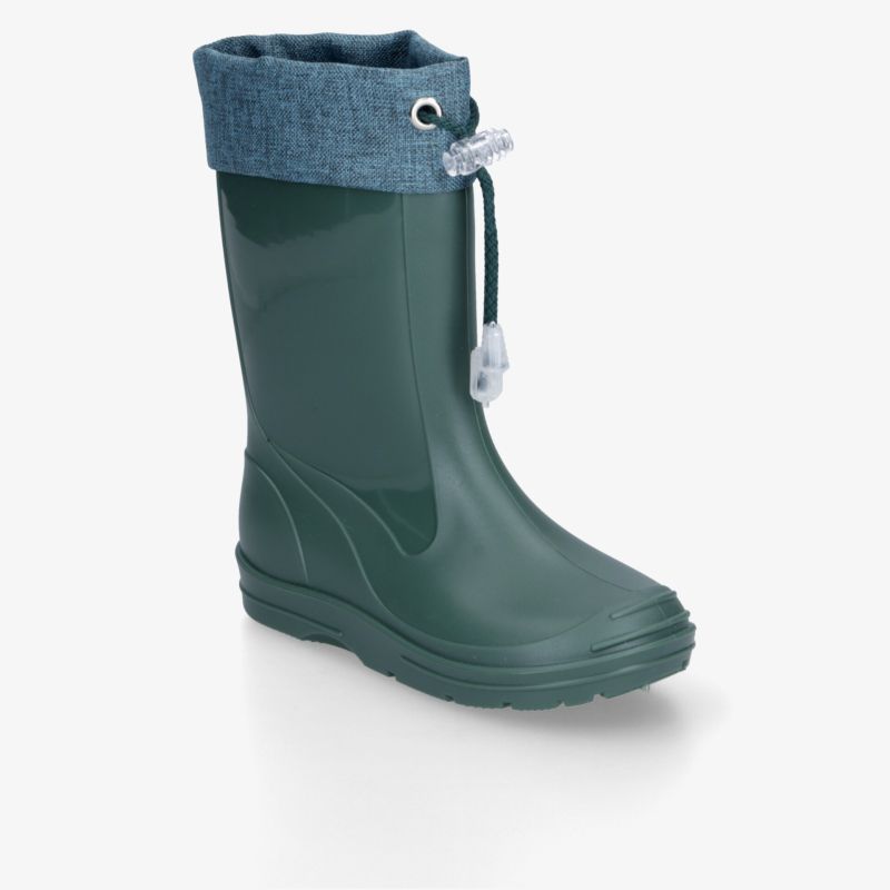 Grüner Gummistiefel mit blauem Schaftabschluss, verstellbarem Kordelzug, Profil und wasserdichtem Design, schräg vorne