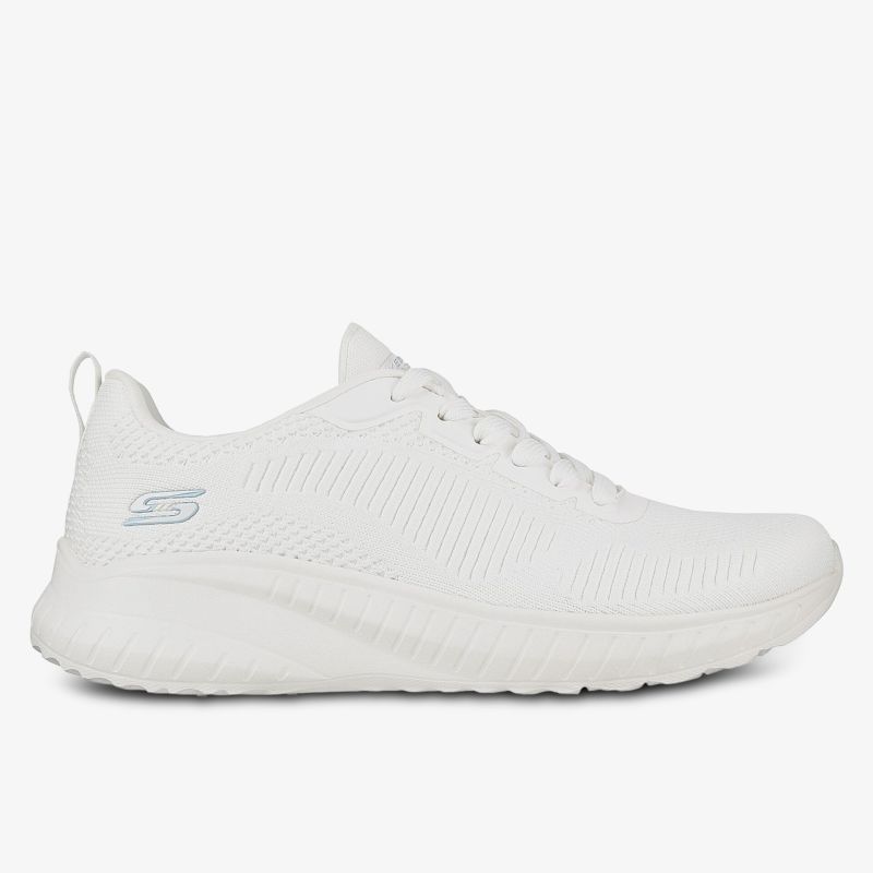 Moderner weißer Sneaker mit flexiblem Design und atmungsaktivem Material, ideal für täglichen Komfort.