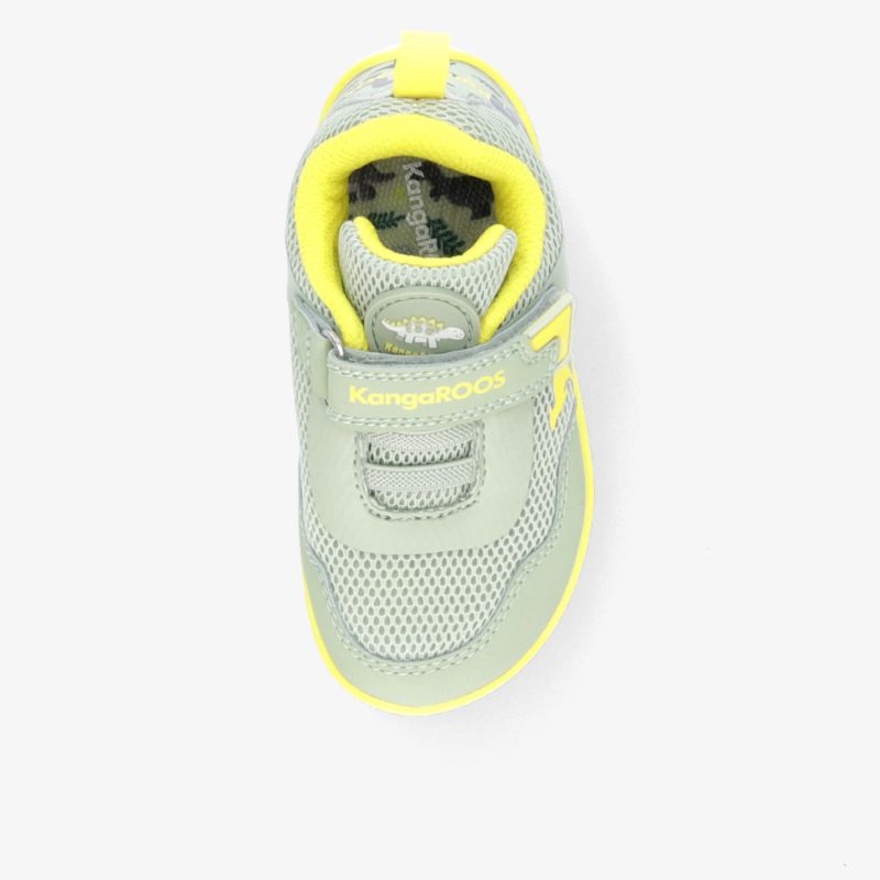 Bequemer Sneaker mit Klettverschluss und atmungsaktivem Obermaterial in stilvollem Design von oben