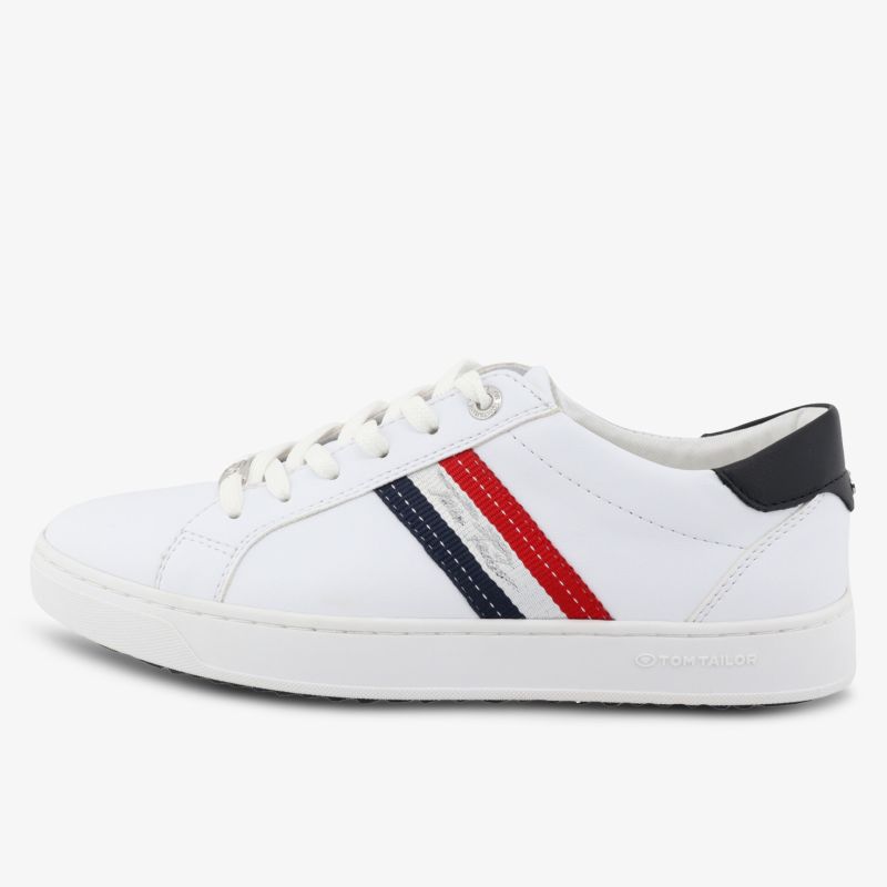 Moderner weißer Sneaker mit rot-blauen seitlichen Streifen, bequem und sportlich für alltäglichen Gebrauch