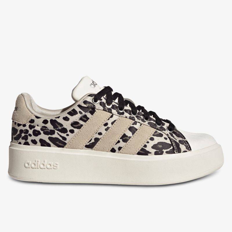 Bequemer Sneaker mit dezenter Leopardenprägung, Plateausohle und kontrastreichen Schnürsenkeln für stilvollen Auftritt