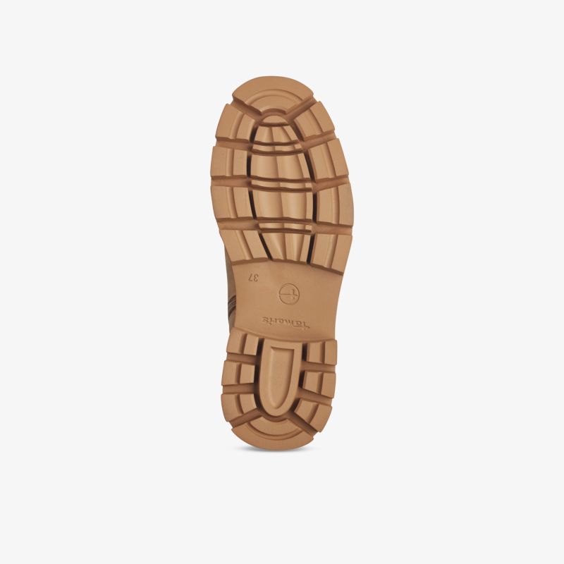 Robuste und profilierte Schuhsohle für optimalen Halt und hohen Tragekomfort bei verschiedenen Untergründen