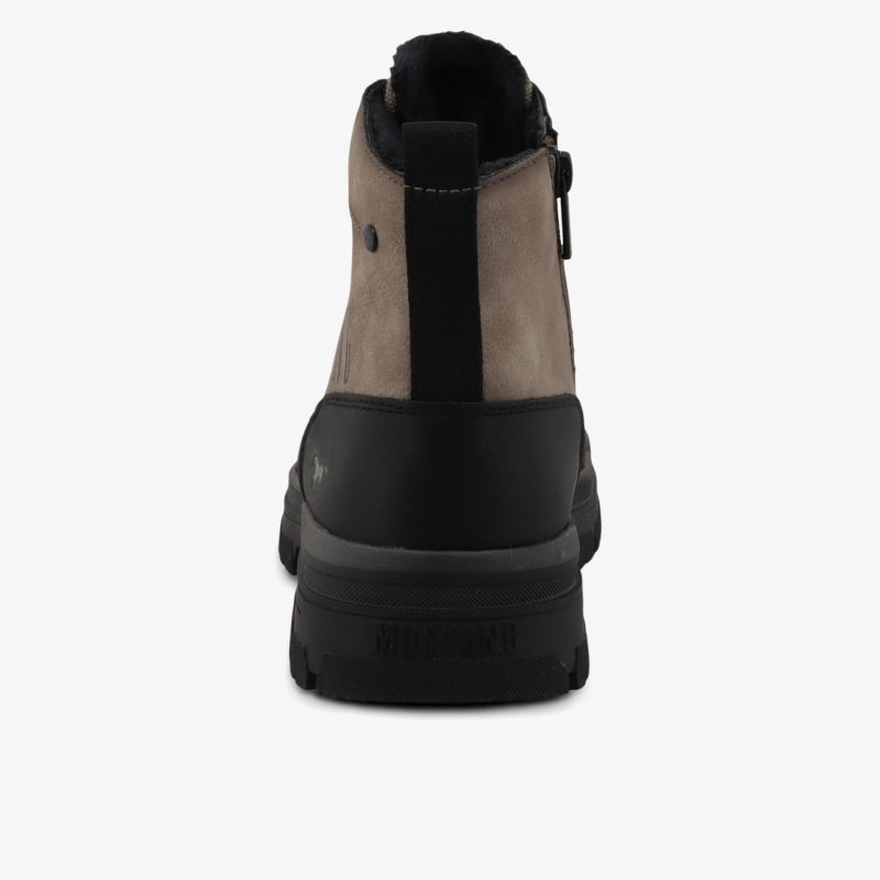 Robuster Schuh mit bequemen Schaft und stabilem Absatz, ideal für Outdoor und Alltag