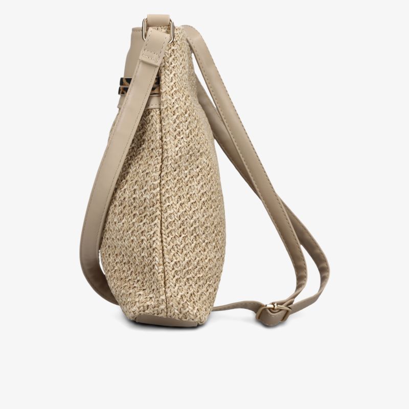 Seitliche Ansicht einer robusten geflochtenen Tasche mit verstellbarem Trageriemen aus Naturmaterial