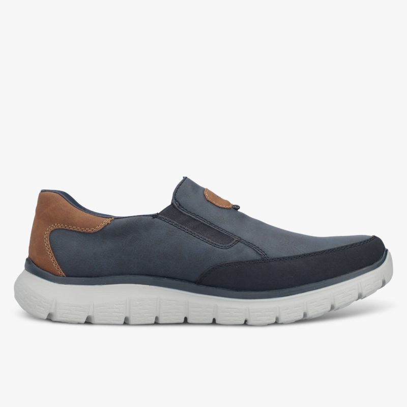 Leichter und bequemer Slipper mit gepolsterter Innensohle und rutschfester Laufsohle, seitliche Ansicht