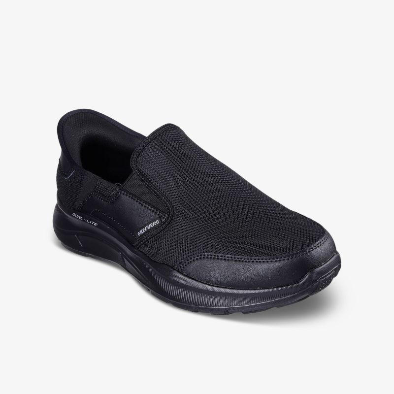 Schwarzer leichter slip-on Schuh mit flexibler Sohle und atmungsaktivem Material, sportlich und bequem