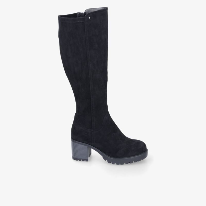 Schwarzer Stiefel mit hohem Schaft und robustem Blockabsatz, rutschfeste Profilsohle und elegantem Design