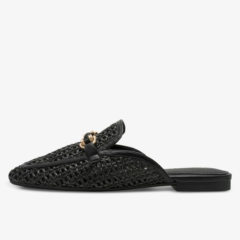 Geflochtener schwarzer Slip-On mit flacher Sohle und elegantem Schmuckdetail, bequem und modisch