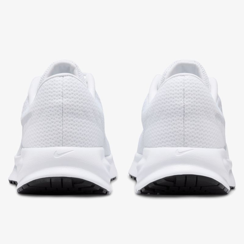 Moderner weißer Laufschuh mit atmungsaktivem Material und rutschfester Sohle, Rückansicht