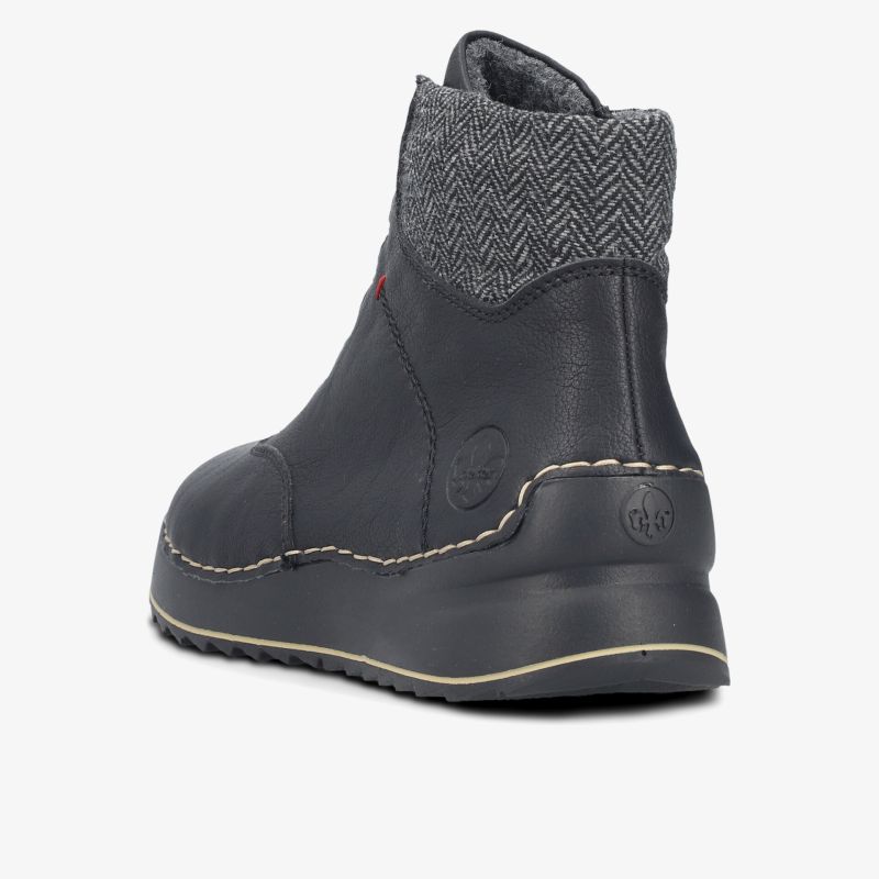 warme lederstiefelette mit fleecefutter und rutschfester sohle in seitlicher ansicht