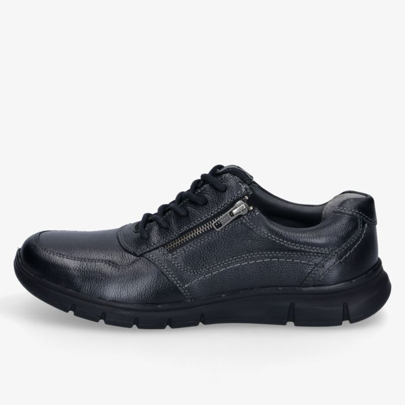 Schwarzer Lederschuh mit Reißverschluss, bequeme Passform, rutschfeste Sohle und sportlichem Design seitlich