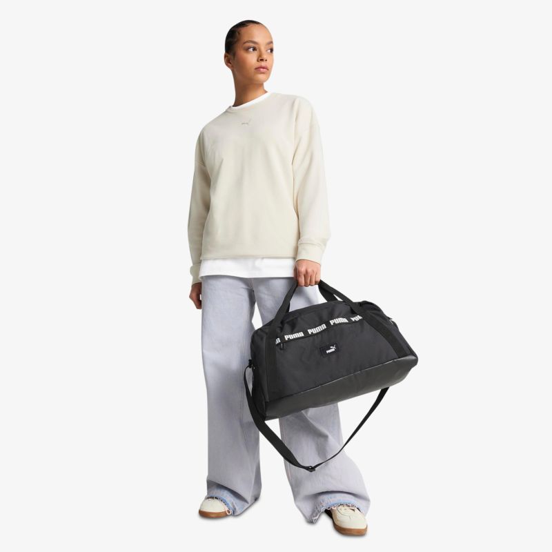 Schwarze sportliche Tasche mit zwei Griffen und abnehmbarem Tragegurt, geräumig und robust