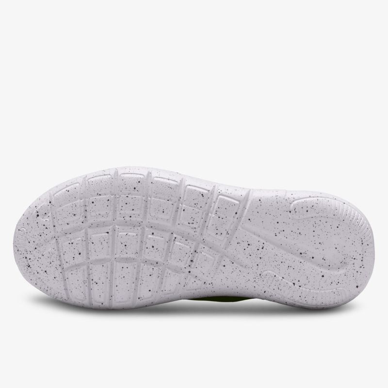 Weiße flexible Schuhsohle mit rutschfestem Profil und komfortabler Dämpfung für angenehmen Tragekomfort