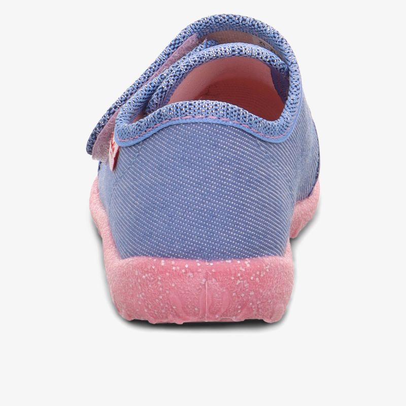 Bequemer und leichter Slipper mit flexibler gummisohle und atmungsaktivem obermaterial, rückansicht