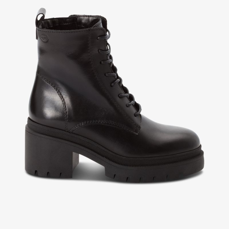 Robuster schwarzer Schnürstiefel mit breitem Absatz und rutschfester Gummisohle für stabilen Halt