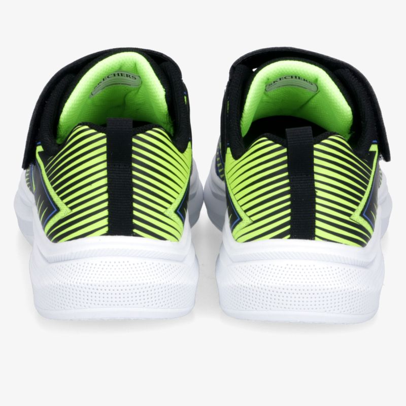 Rückansicht sportlicher Sneaker in Weiß mit kontrastierendem neongrün-schwarzem Design und komfortabler Polsterung