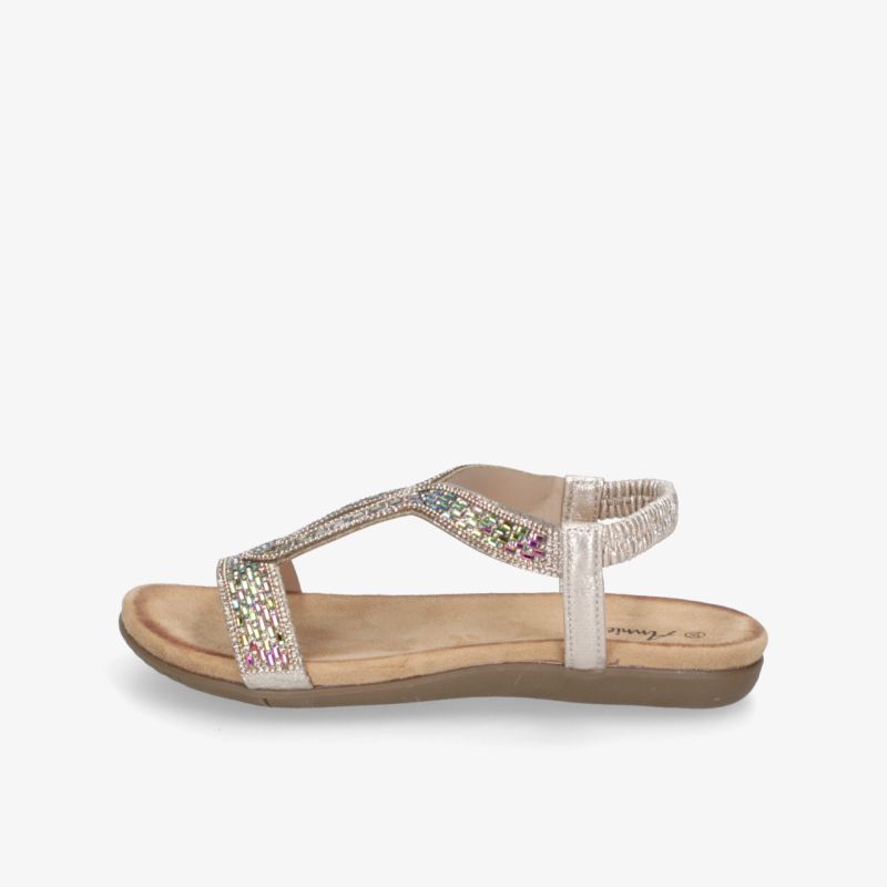 Leichte bequeme Sandale mit verstellbarem Riemen und flacher Sohle für angenehmen Tragekomfort