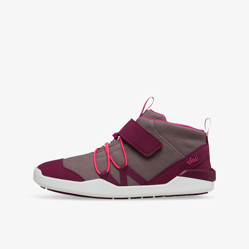 Stylischer Sneaker in Grau und Rot mit Klettverschluss und Gummisohle für maximalen Komfort.