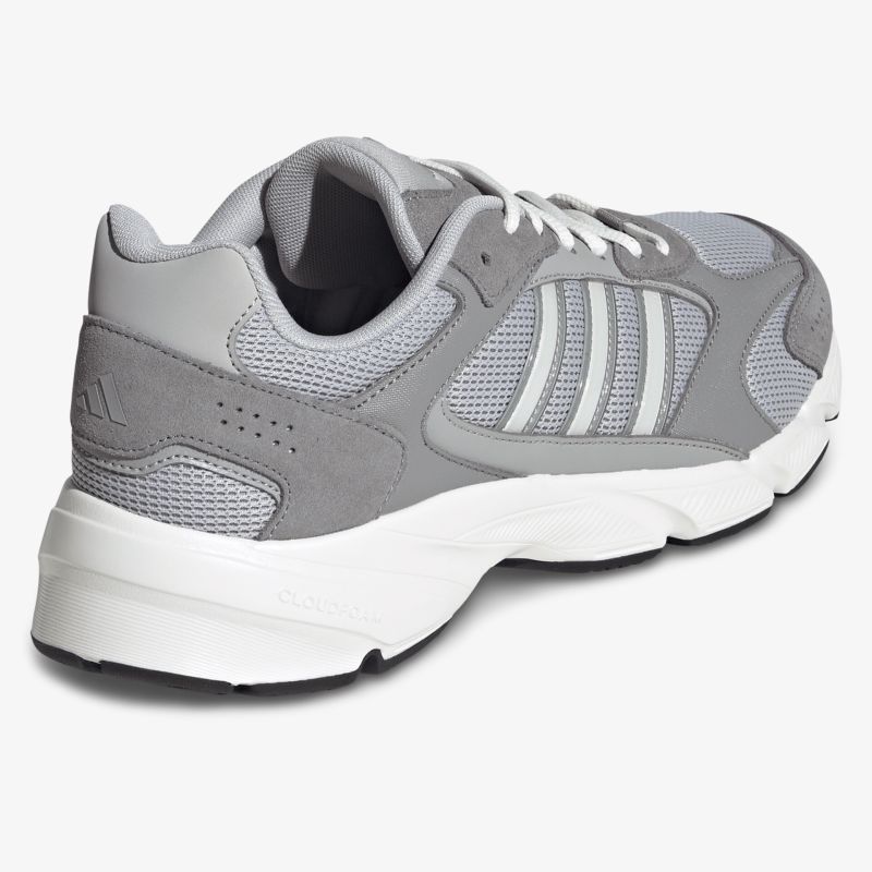 Sportlicher grauer Sneaker mit atmungsaktivem Material und robuster rutschfester Sohle