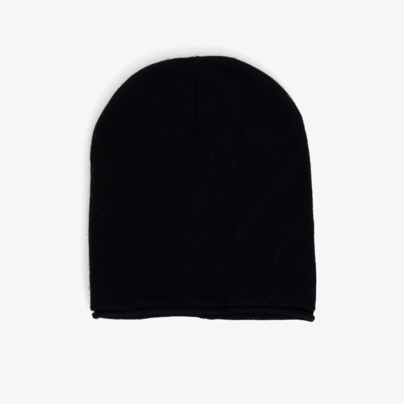Schwarze Beanie Mütze aus weichem, dehnbarem Material für warme und bequeme Passform