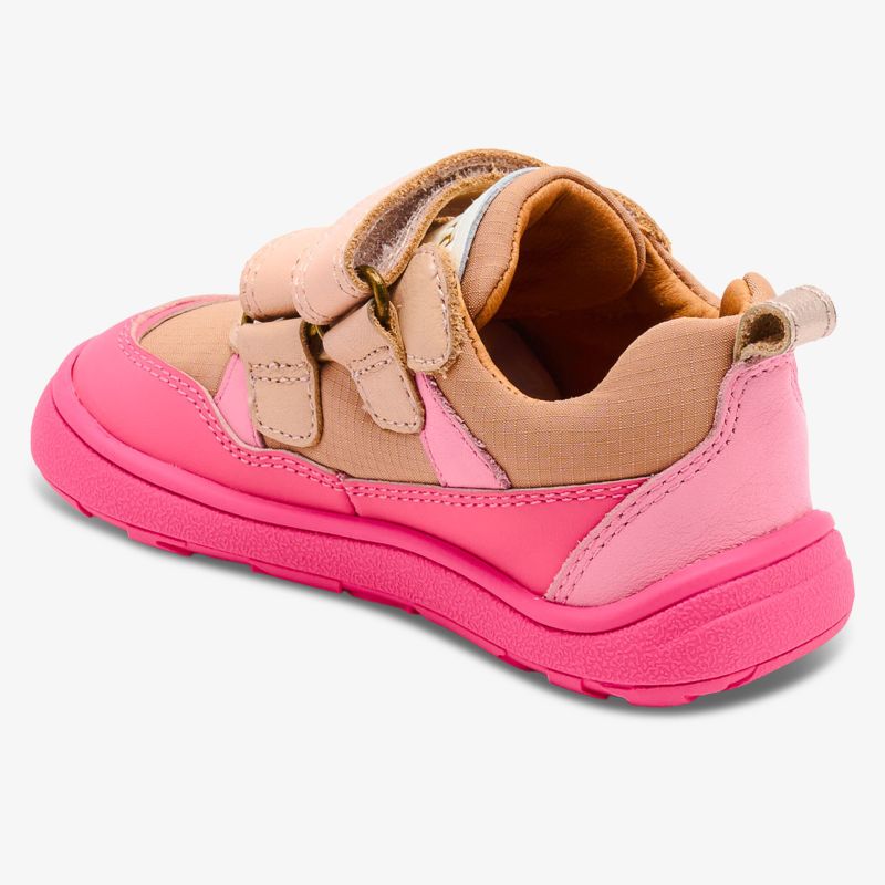 Bequemer Sneaker mit auffälligem Design und optimalem Komfort.