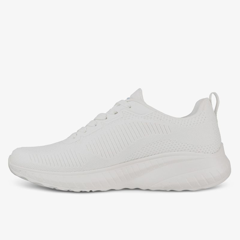 Moderner weißer Sneaker mit atmungsaktivem Obermaterial und leichtem, komfortablem Design.