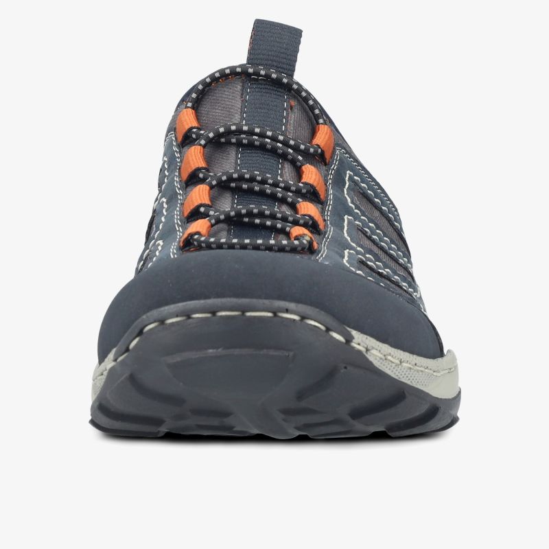 Robuster Schuh mit funktionaler Schnürung und rutschfester Sohle, frontale Aufnahme, komfortabel und belastbar