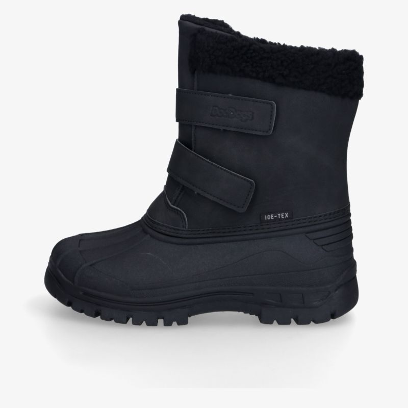 Schwarzer Winterstiefel mit wärmendem Innenfutter, praktischen Klettverschlüssen und griffiger Profilsohle in Seitenansicht.