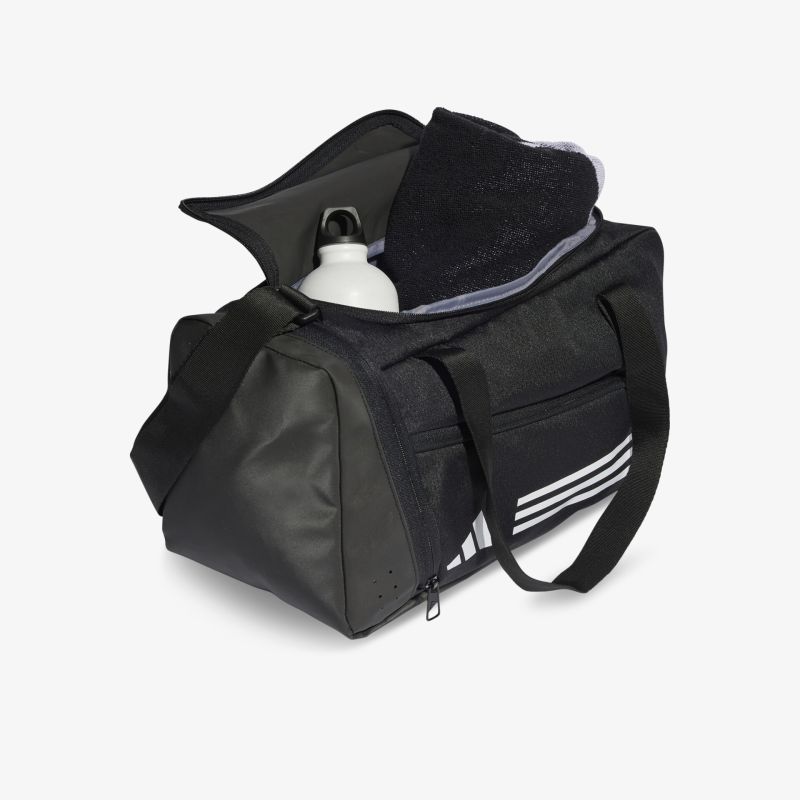 Geräumige Sporttasche mit Wasserflasche und Handtuch, robust, praktische Fächer, ideal für Sport und Freizeit