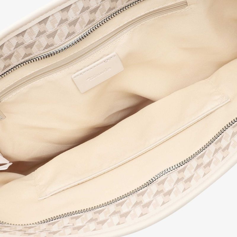 Detailaufnahme des Innenraums einer Tasche mit Reißverschluss und mehreren Fächern für optimale Organisation