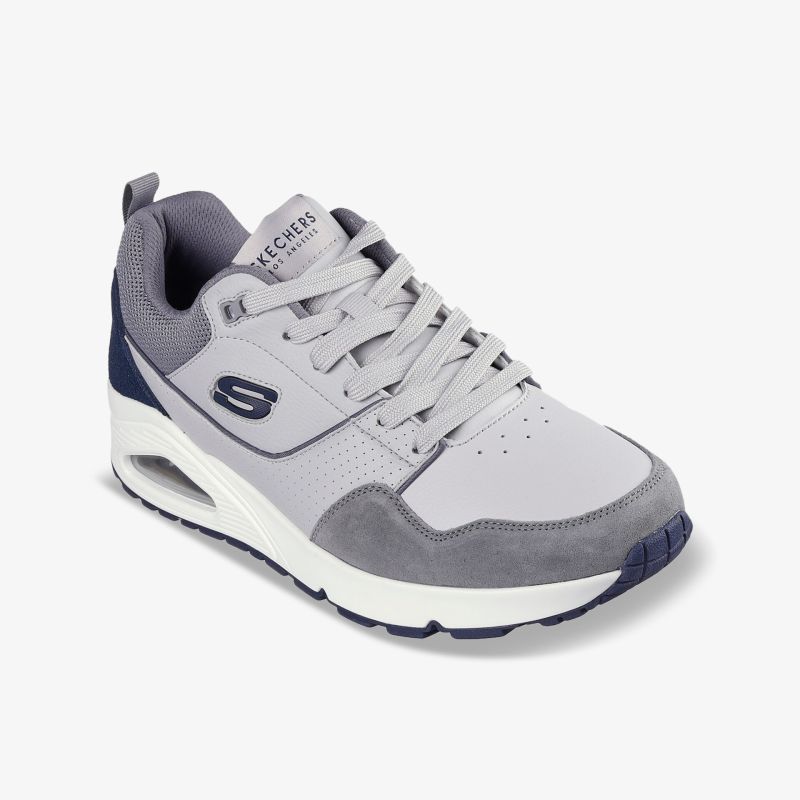 Moderner Sportschuh mit atmungsaktivem Material, gepolsterter Zunge und rutschfester Sohle für optimalen Tragekomfort