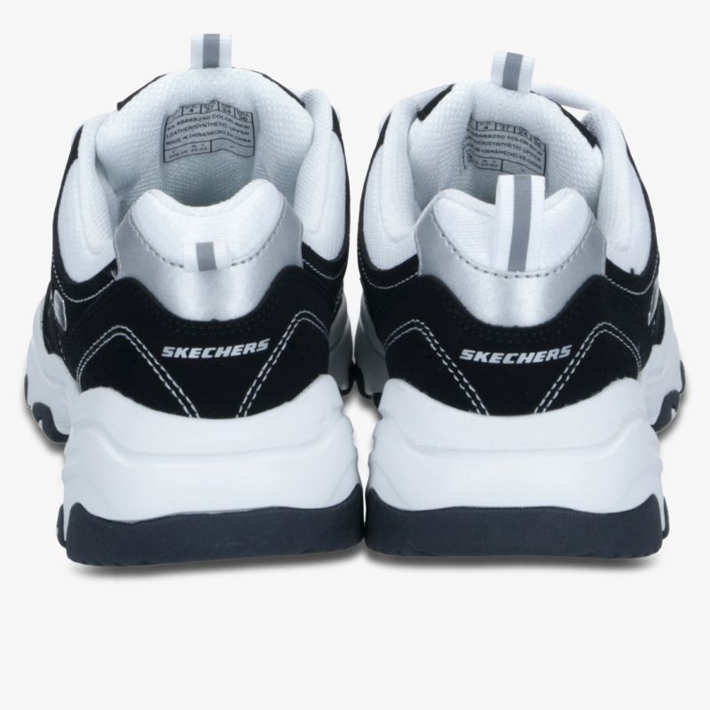 Rückansicht von sportlichen Sneakers mit gepolsterter Ferse und dicker rutschfester Sohle