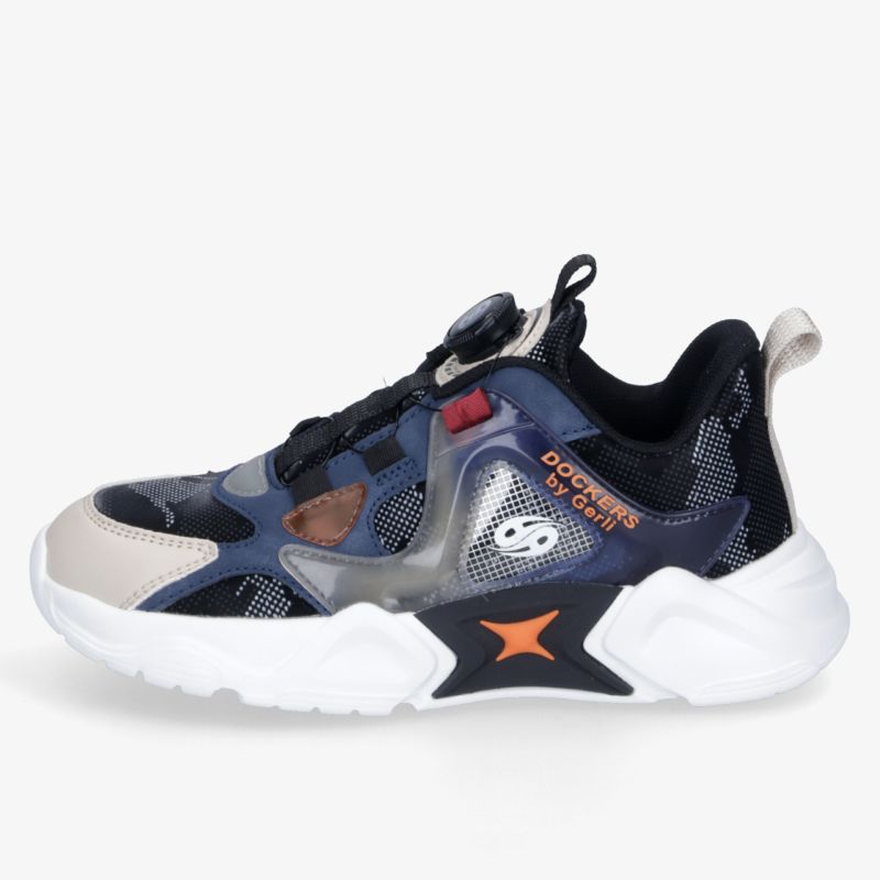 Moderner sportlicher Sneaker seitlich mit atmungsaktivem Material und robuster, stoßdämpfender Sohle