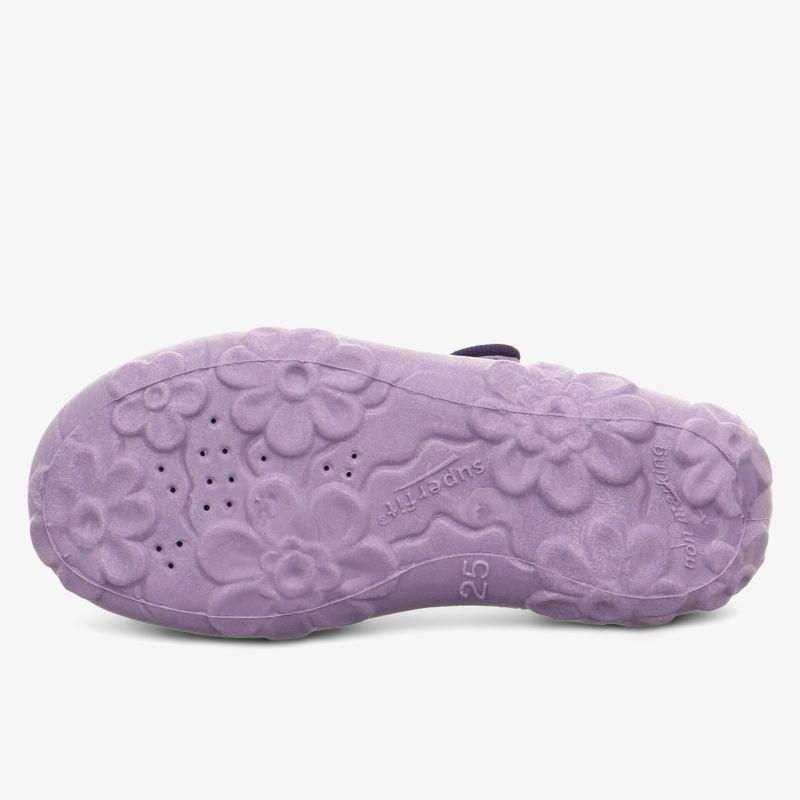 Rutschfeste violette Sohle mit floralem Muster für optimalen Halt und maximalen Komfort