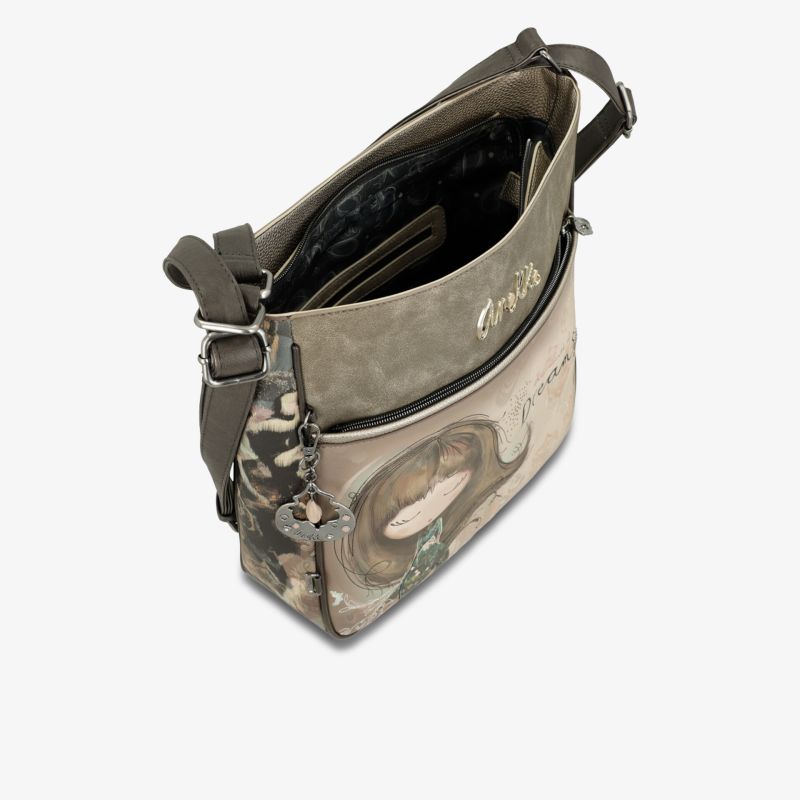 Moderne Umhängetasche mit mehreren Fächern und verstellbarem Schulterriemen, ideal für den Alltag