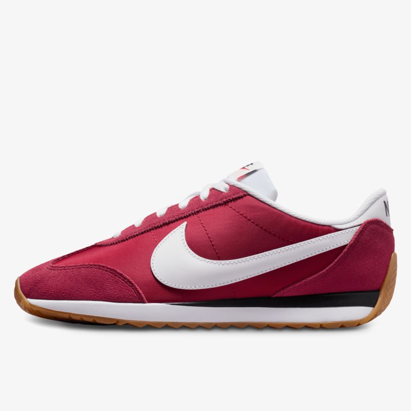 Moderner Retro-Schuh mit auffälligem Design und bequemem Sitz.