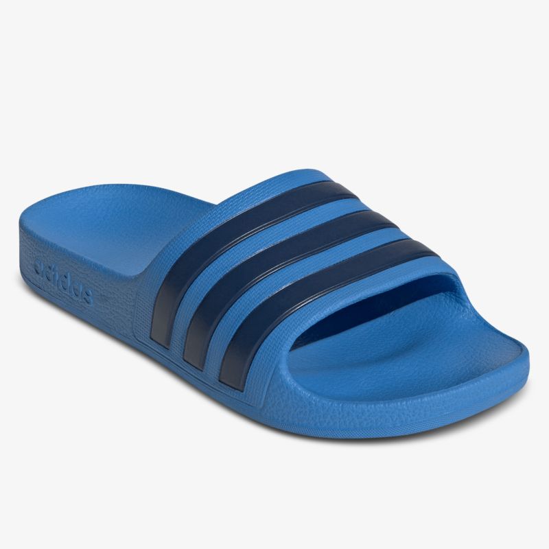 Blauer bequemer Badeschlappen mit rutschfester Sohle und sportlichem Design