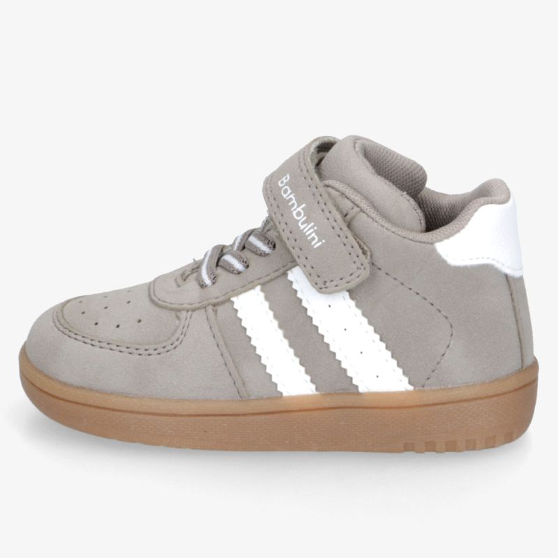 Bequemer grauer Sneaker mit weißen Streifen und rutschfester Gummisohle, ideal für aktiven Alltag