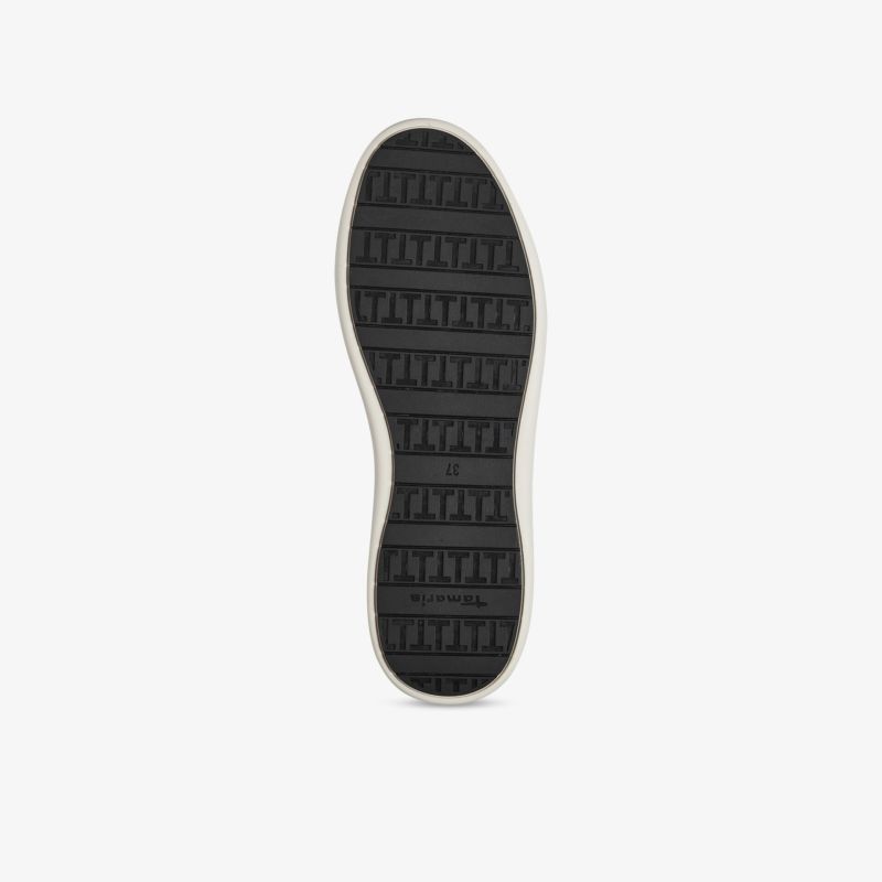 Robuste schwarze Schuhsohle mit rutschfestem, profiliertem Muster für optimale Trittsicherheit und Stabilität