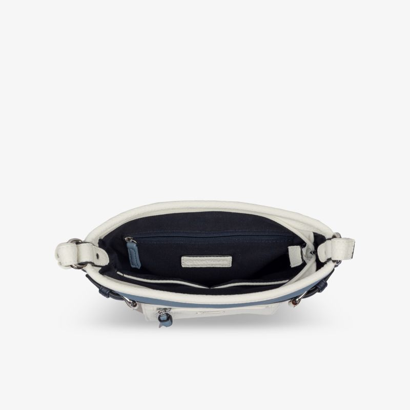 Innenansicht einer Handtasche mit offenem Reißverschluss, zeigt geordnetes Innenfach und modernes Design