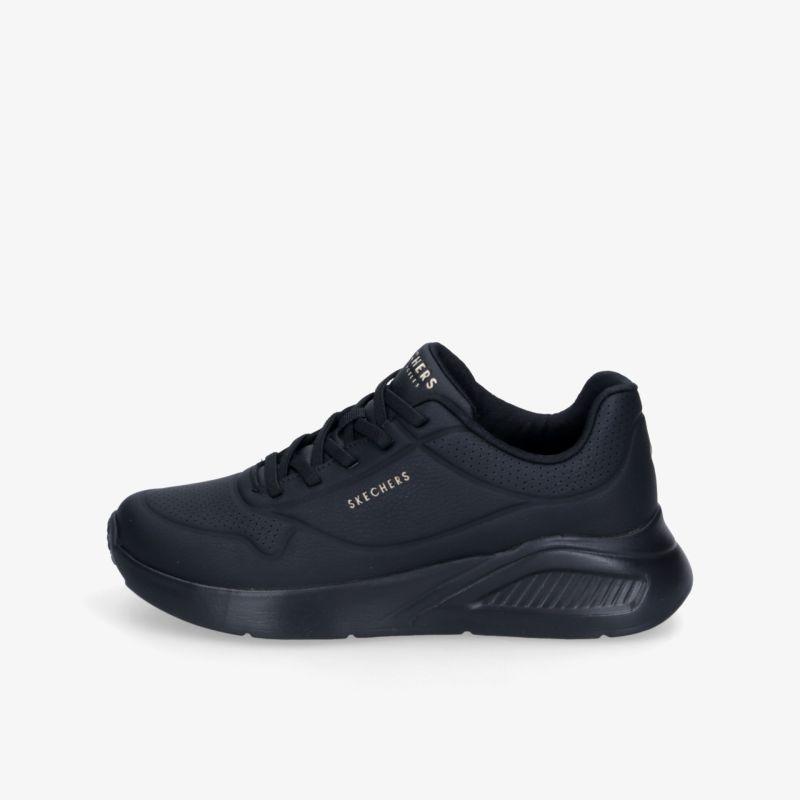 Schwarzer Sneaker mit klarer Seitenansicht, sportlich, bequem, leicht und robust für vielseitigen Einsatz