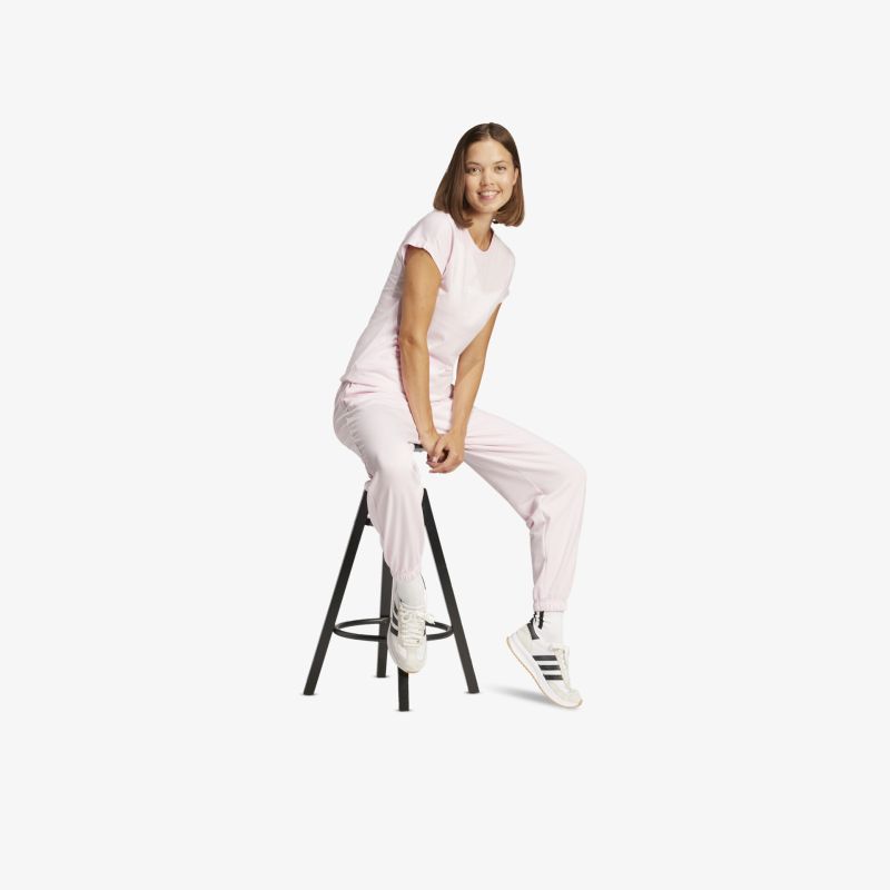 Weißer Freizeit-Sneaker, bequem und modern, flexibel kombinierbar mit Freizeitbekleidung