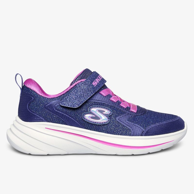 Lila Sneaker mit Klettverschlüssen und Logo, ideal für Freizeit und Sport.
