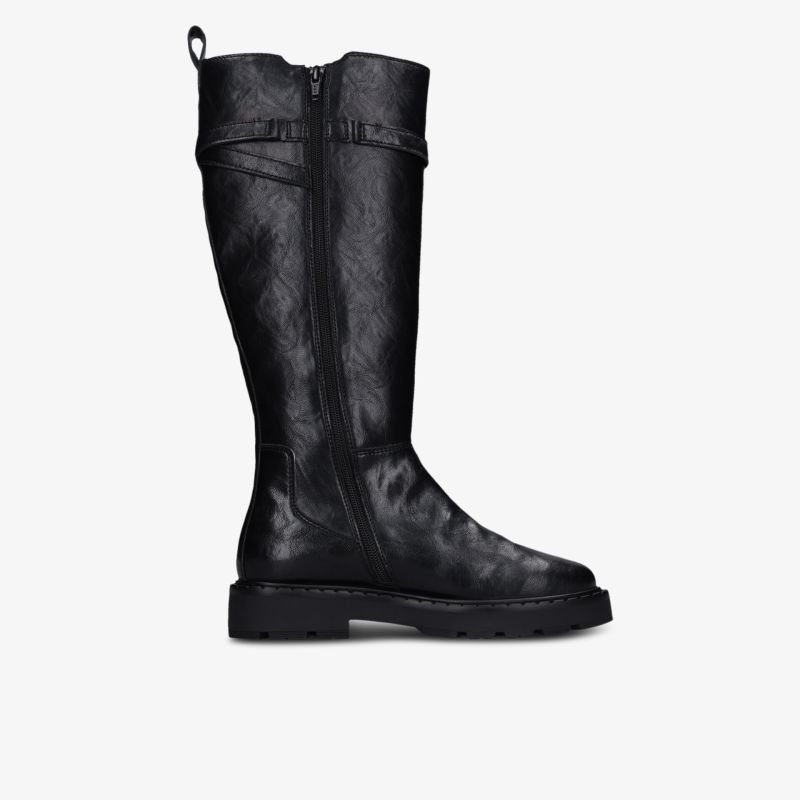 Schwarzer hoher Lederstiefel mit robustem Absatz und komfortabler Passform in seitlicher Sicht