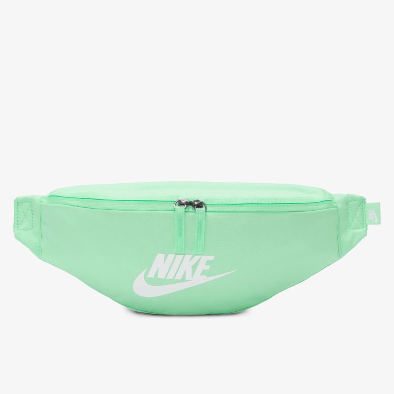 Mintgrüne Bauchtasche mit verstellbarem Gurt und Nike-Logo, perfekte Größe für Alltag und Sport