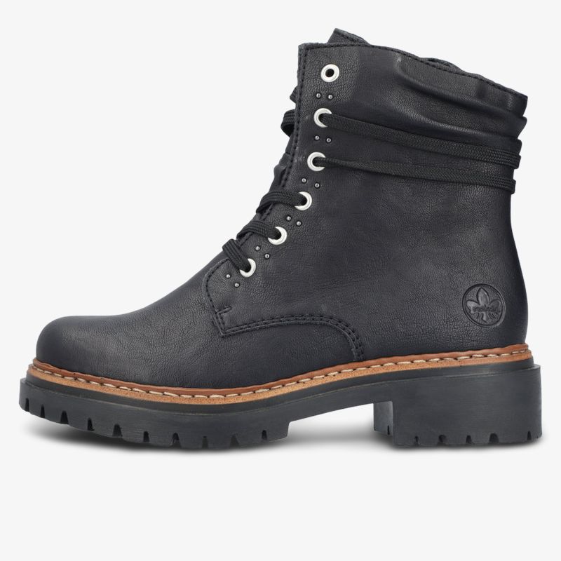 Robuster Schnürstiefel mit profilierter Sohle und hochwertiger Lederoptik für komfortables und modisches Tragen.