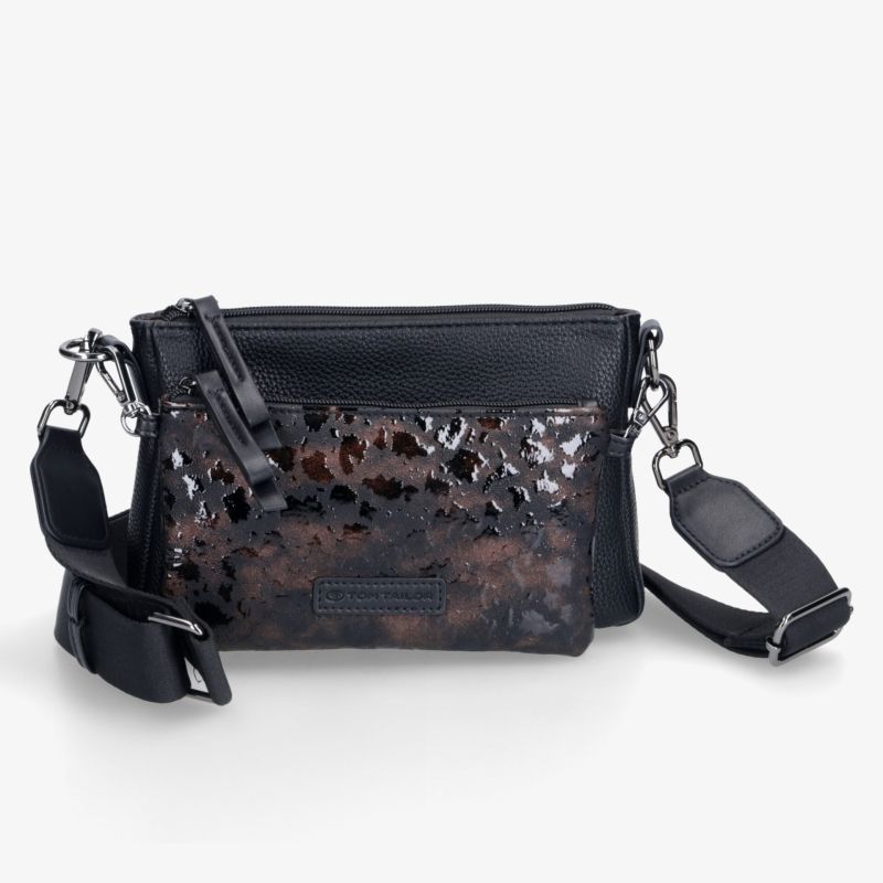 Kompakte schwarze Ledertasche mit glänzender Lackoberfläche und praktischem verstellbarem Schultergurt