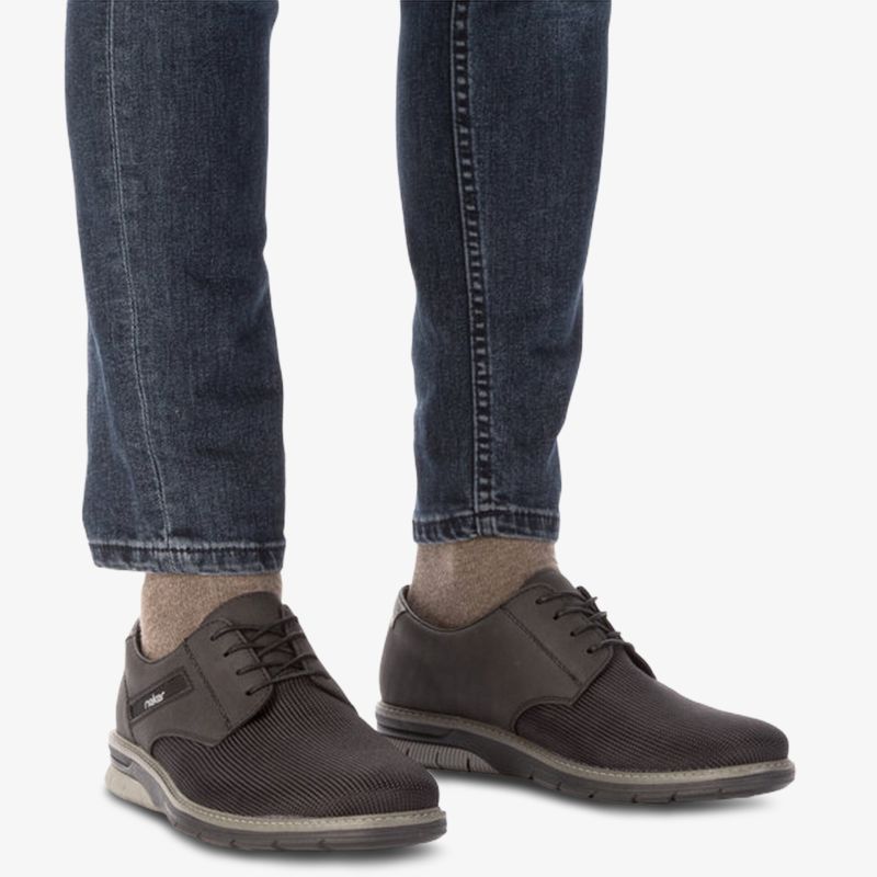 Eleganter klassischer Schnürschuh aus hochwertigem Leder, bequem und alltagstauglich