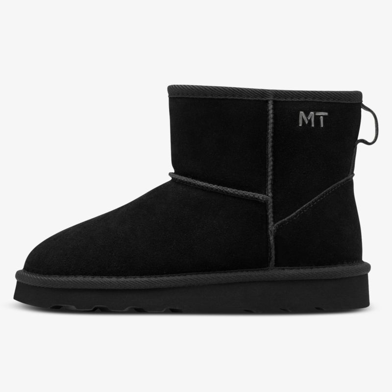 Moderner schwarzer Halbstiefel mit weichem Stoff und grazilem Design, ideal für kühlen Komfort