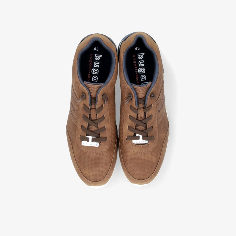 Braune Leder Schnürschuhe als Paar aus eleganter und robuster Verarbeitung, bequem und langlebig